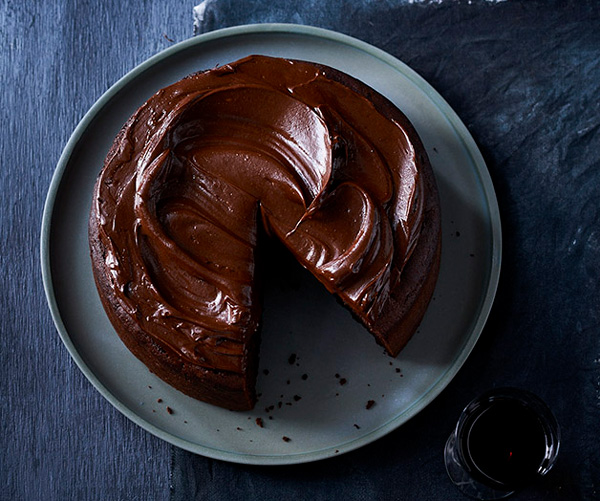 Κέικ σοκολάτας με συνταγή παγωμένου Fudge