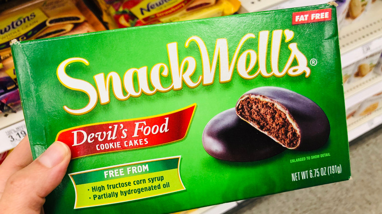 Το κουτί κέικ μπισκότων του Snackwell's Devil's Cookie