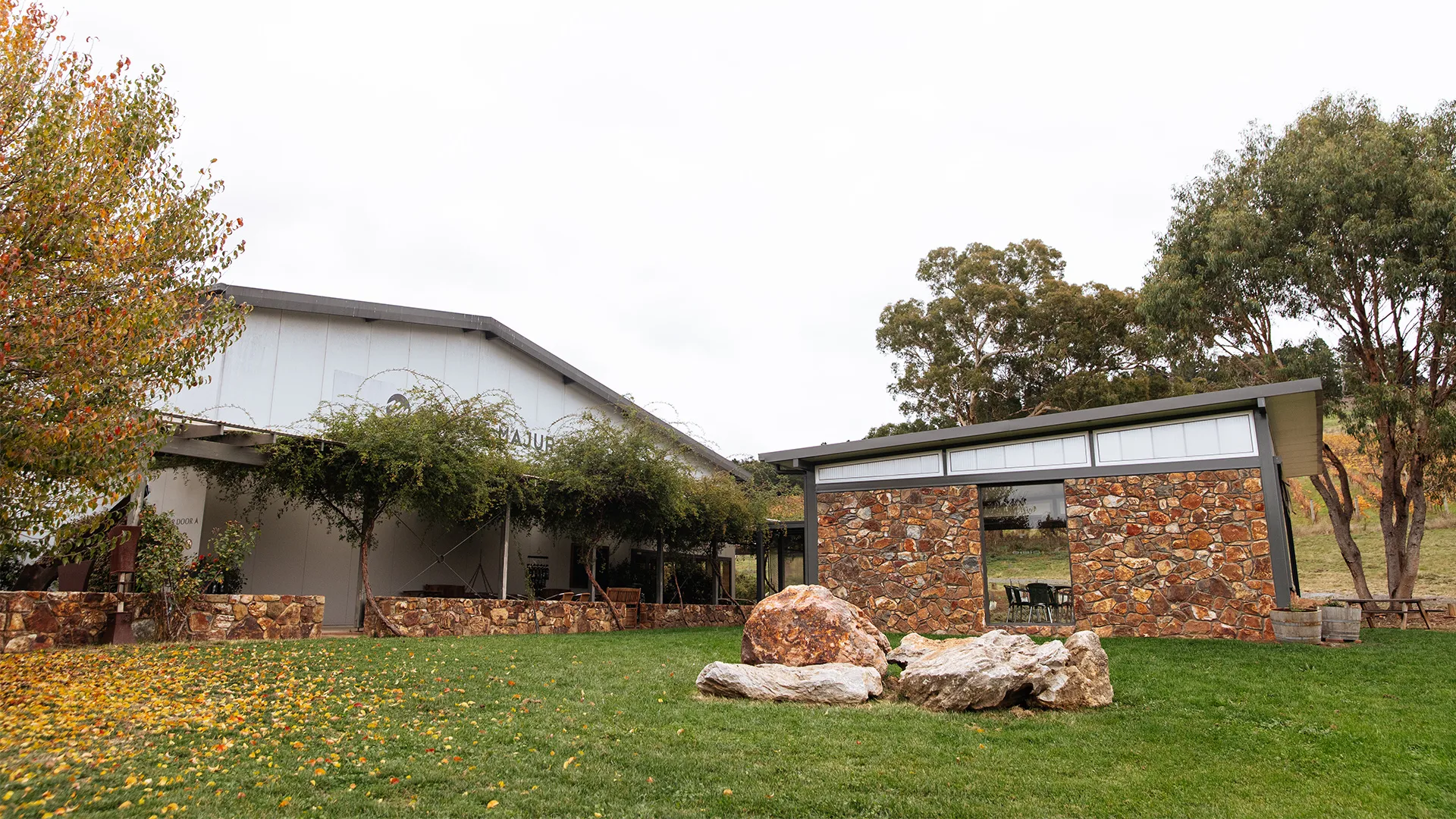Ένας από τους υπαίθριους χώρους στο Mount Majura Vineyard